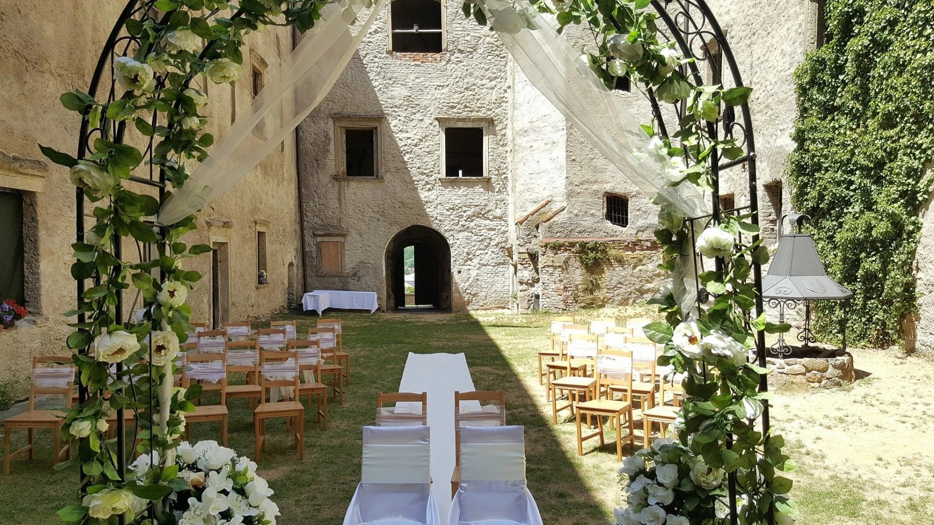 VNITRNI NADVORI BILA III