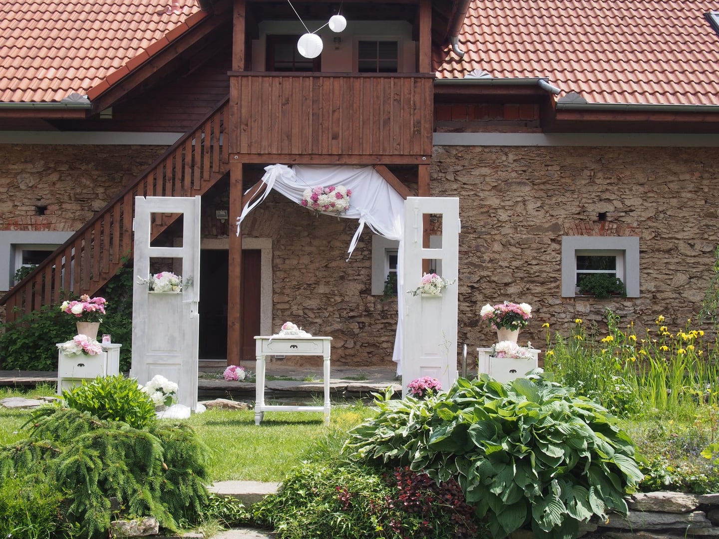 Statek Kloubek wedding setup