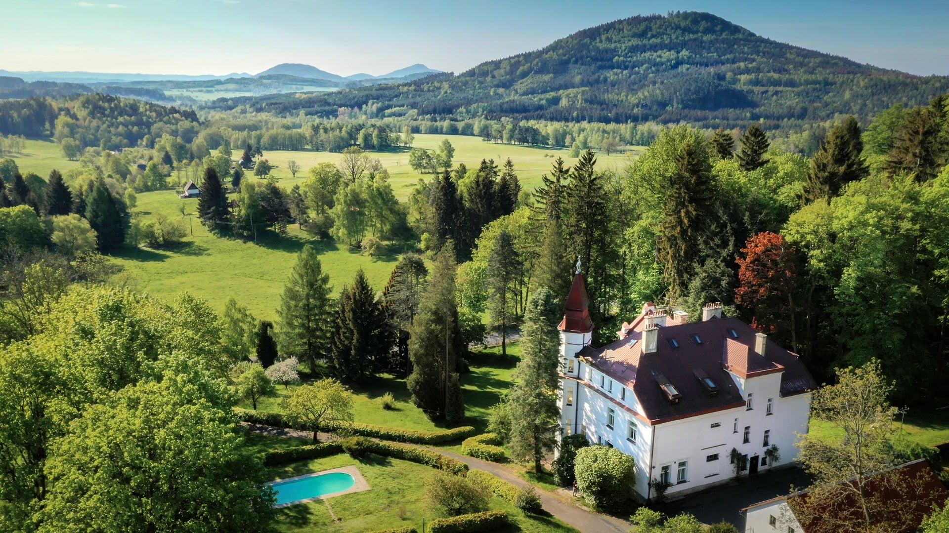Zámeček wedding photo