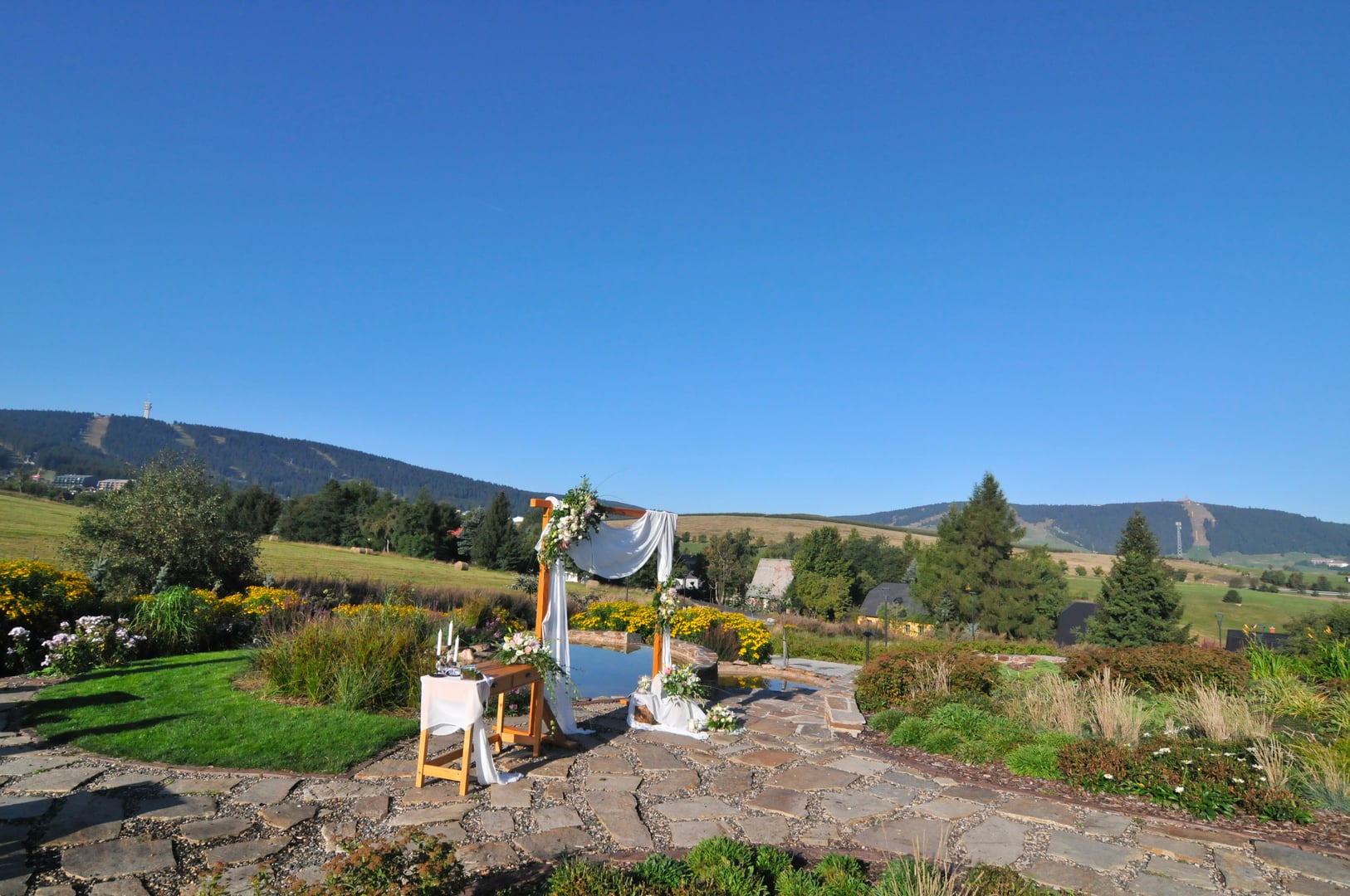 Manually added from URL: https://koniguvmlyn.eu/wp-content/uploads/2023/10/DSC_7396.jpg