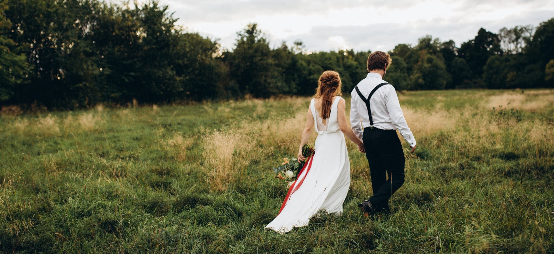 Manually added from URL: https://podstraznymvrchem.cz/storage/images/frontpage/svatba.jpg