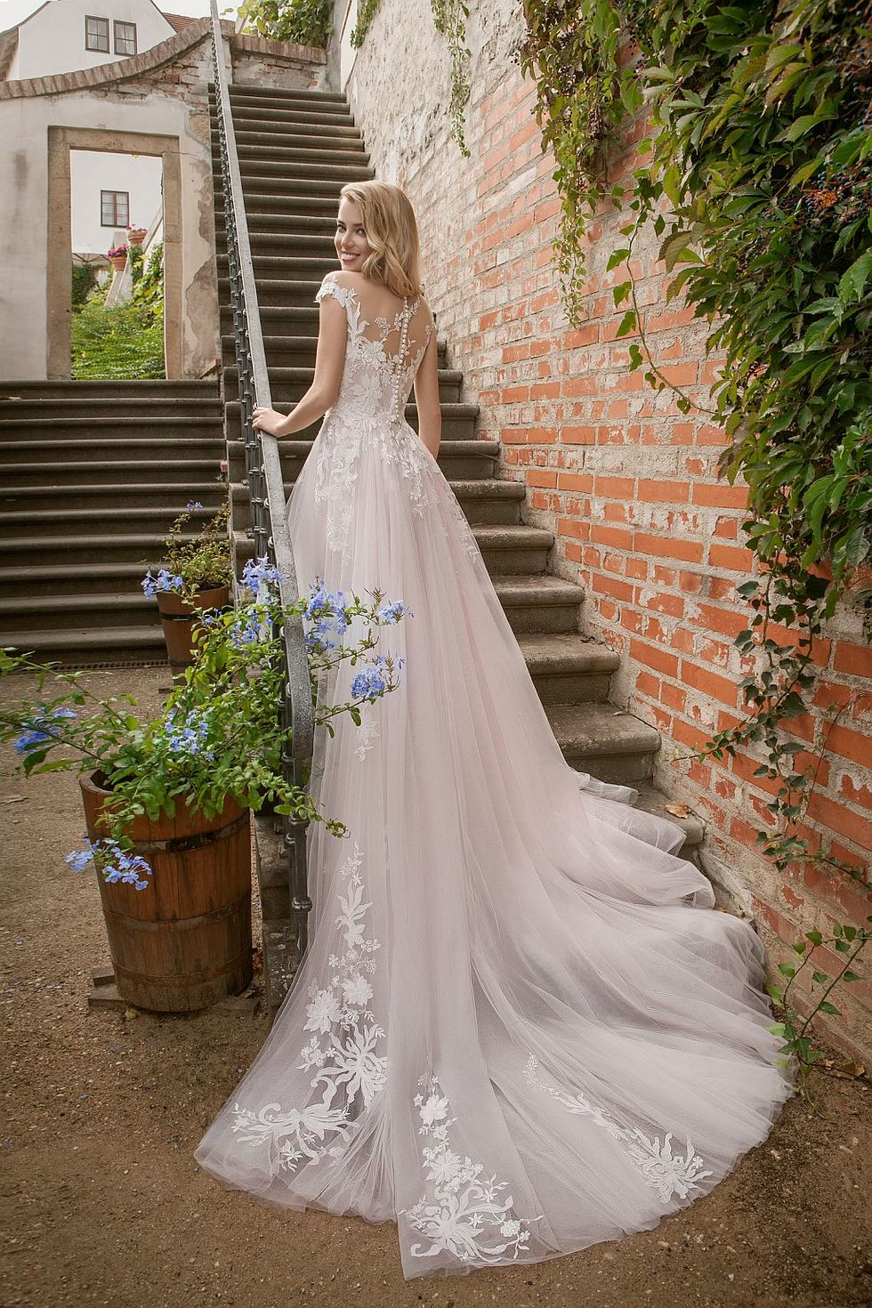 Gallery image of wedding dress Candy