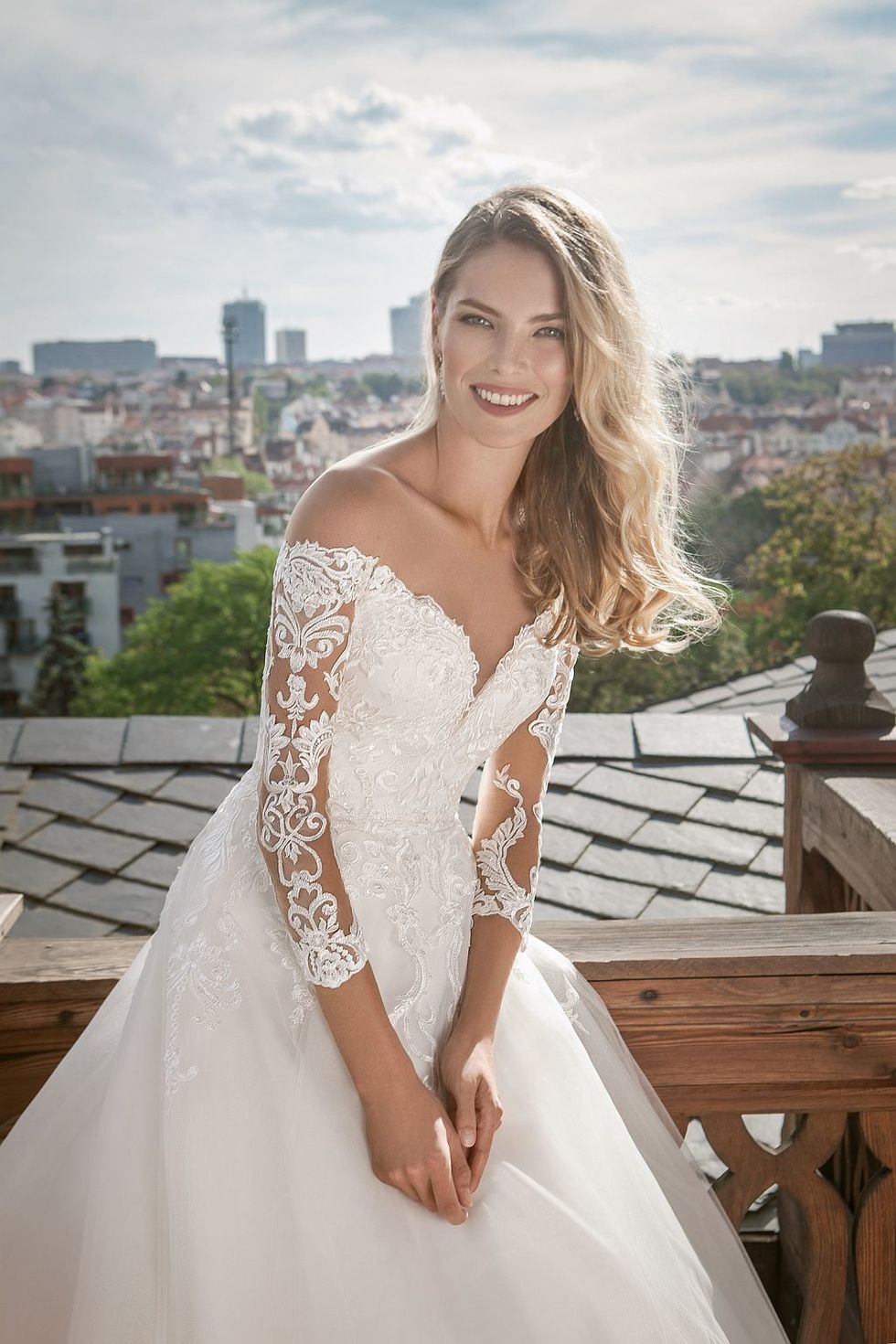 Gallery image of wedding dress Alison