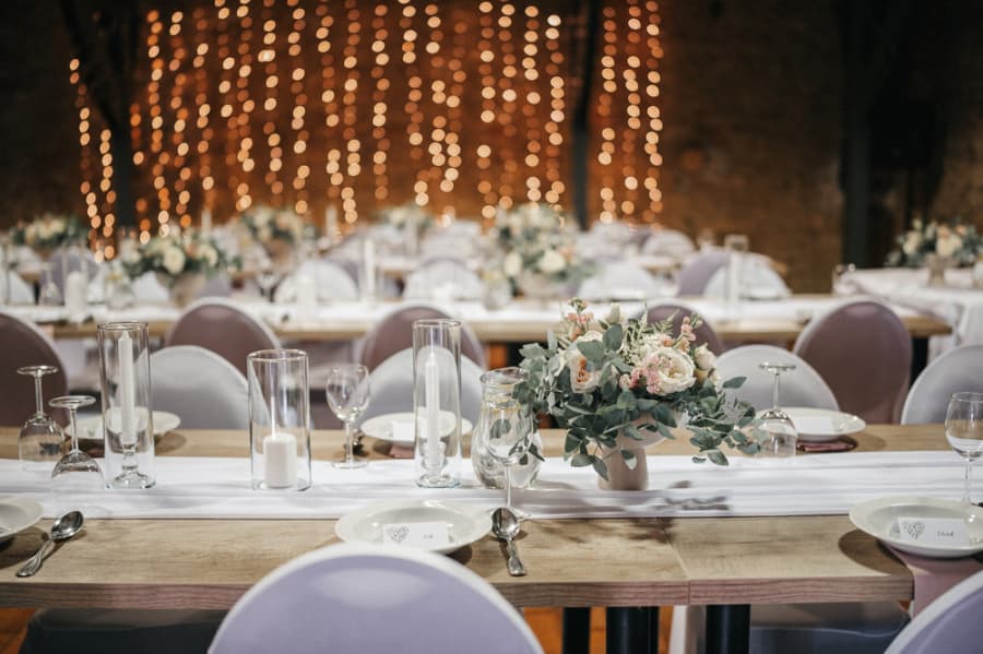 Manually added from URL: https://www.svachovka.cz/getFile/id:466138/type:large/Svatba_GK-127.jpg