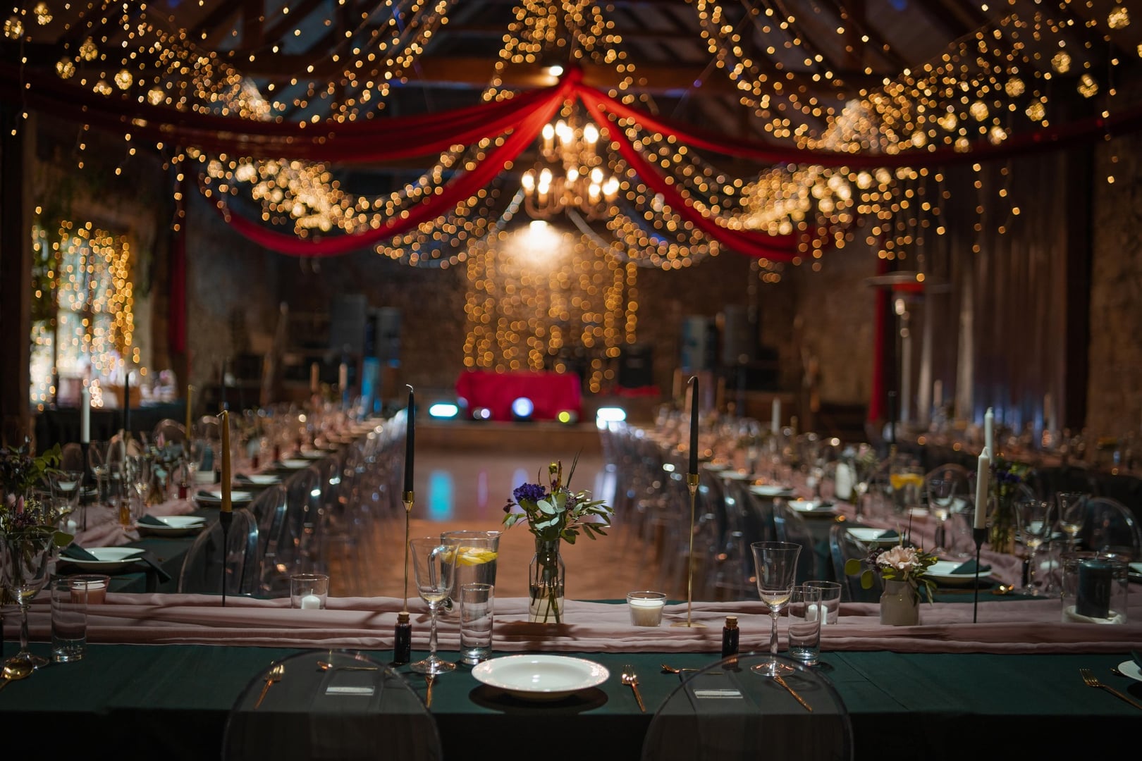 Staročeská stodola seating area