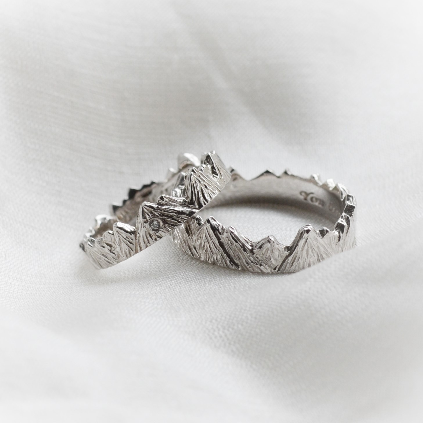 Atypical rings by Mialis