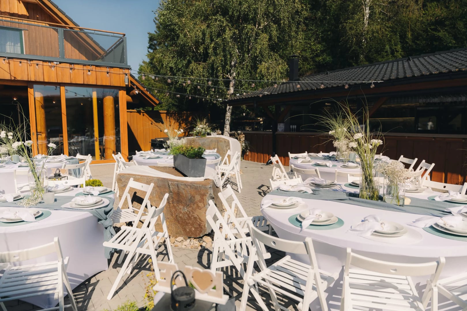 Manually added from URL: https://chatalada.cz/wp-content/uploads/2024/11/2024-09-22-Chata-Lada-Svatebni-edit-127-scaled.webp