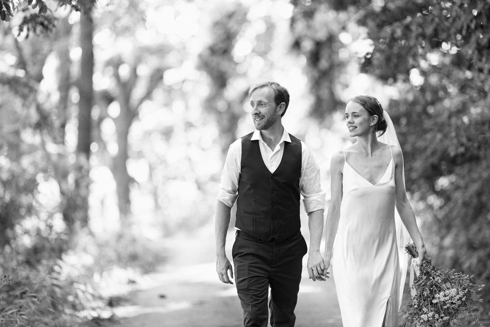 Manually added from URL: https://images.squarespace-cdn.com/content/v1/65d3945cea044767300f8514/d84c2a73-5064-485f-a5da-1168fcbedefe/TaR_401.jpg?format=2500w