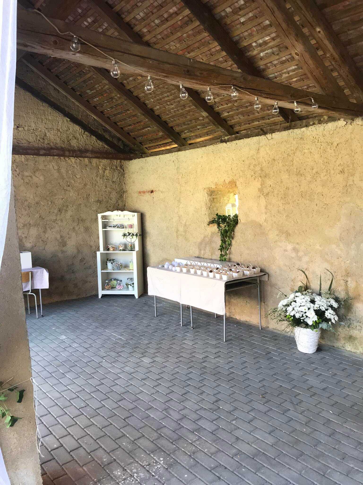 Manually added from URL: https://stedrydvur.cz/wp-content/uploads/2022/11/stedry-dvur-Petrovice-akce.-svatby.-oslavy-43.jpg