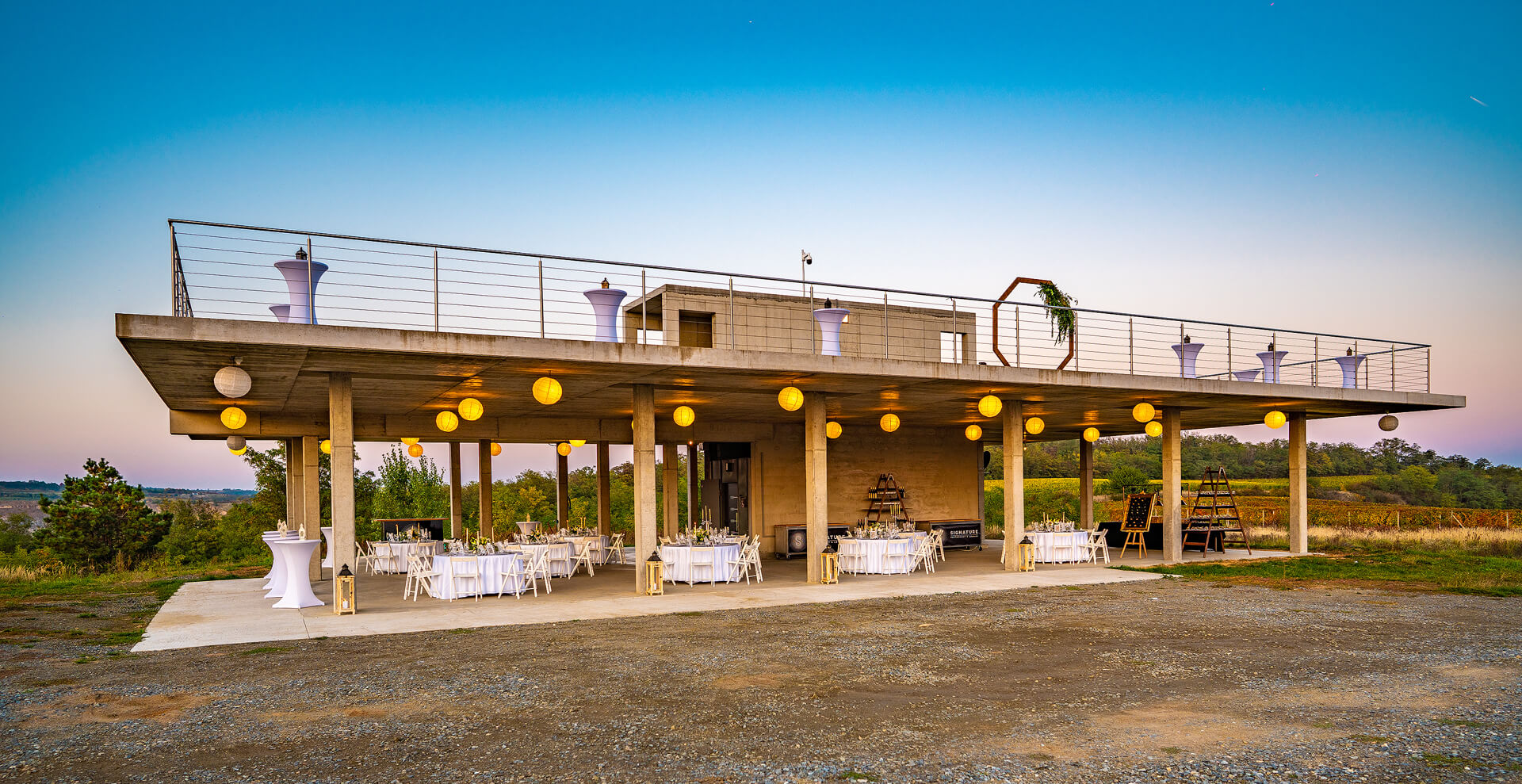 Sklep Na Vyhlídce cover image