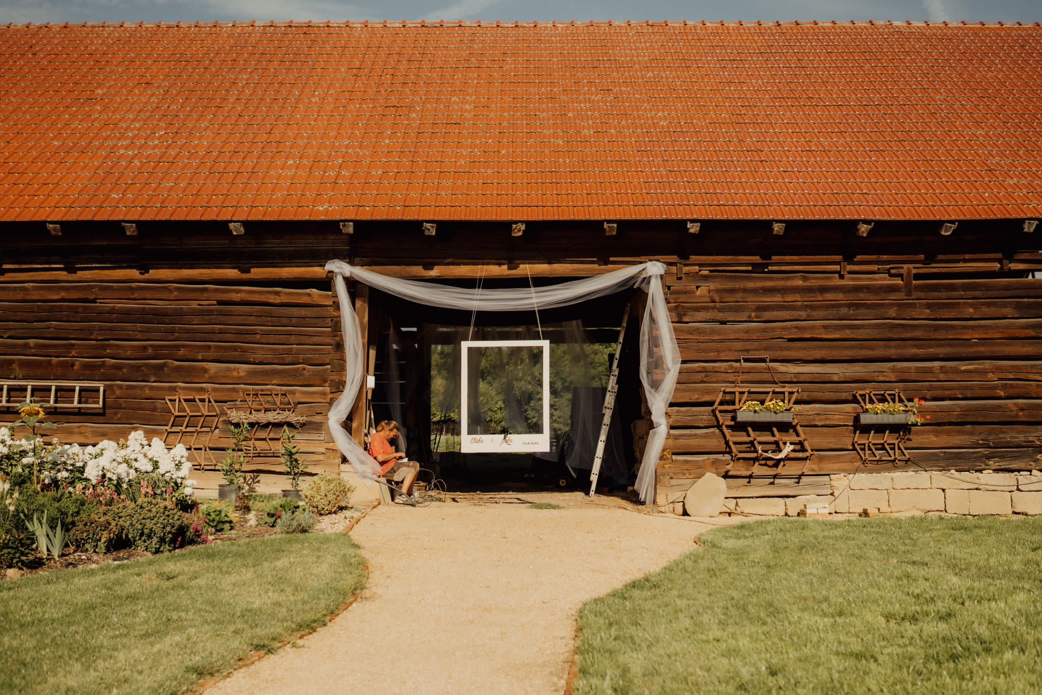 Manually added from URL: https://svatebnimisto.cz/wp-content/uploads/2024/05/F9900B53-FF80-4377-9900-F184CD75B248.jpeg