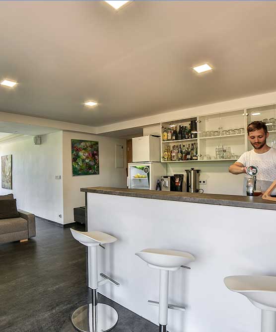 Manually added from URL: https://vincentluhacovice.cz/templates/vincent/images/folderprev/slide5.jpg