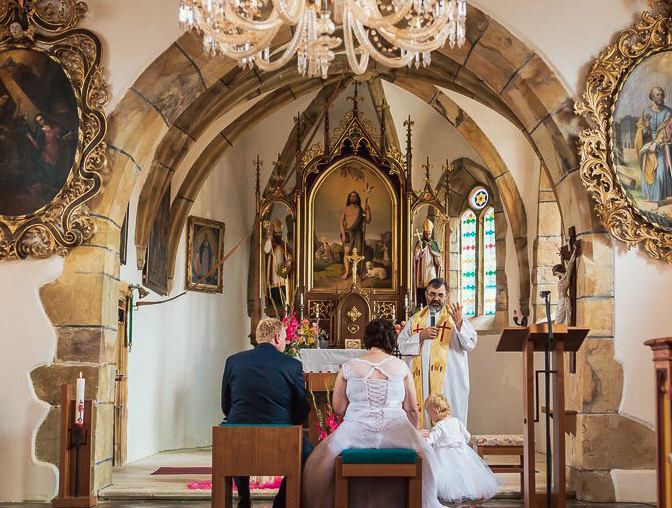 Penzion Na Lukach svatby v kostele
