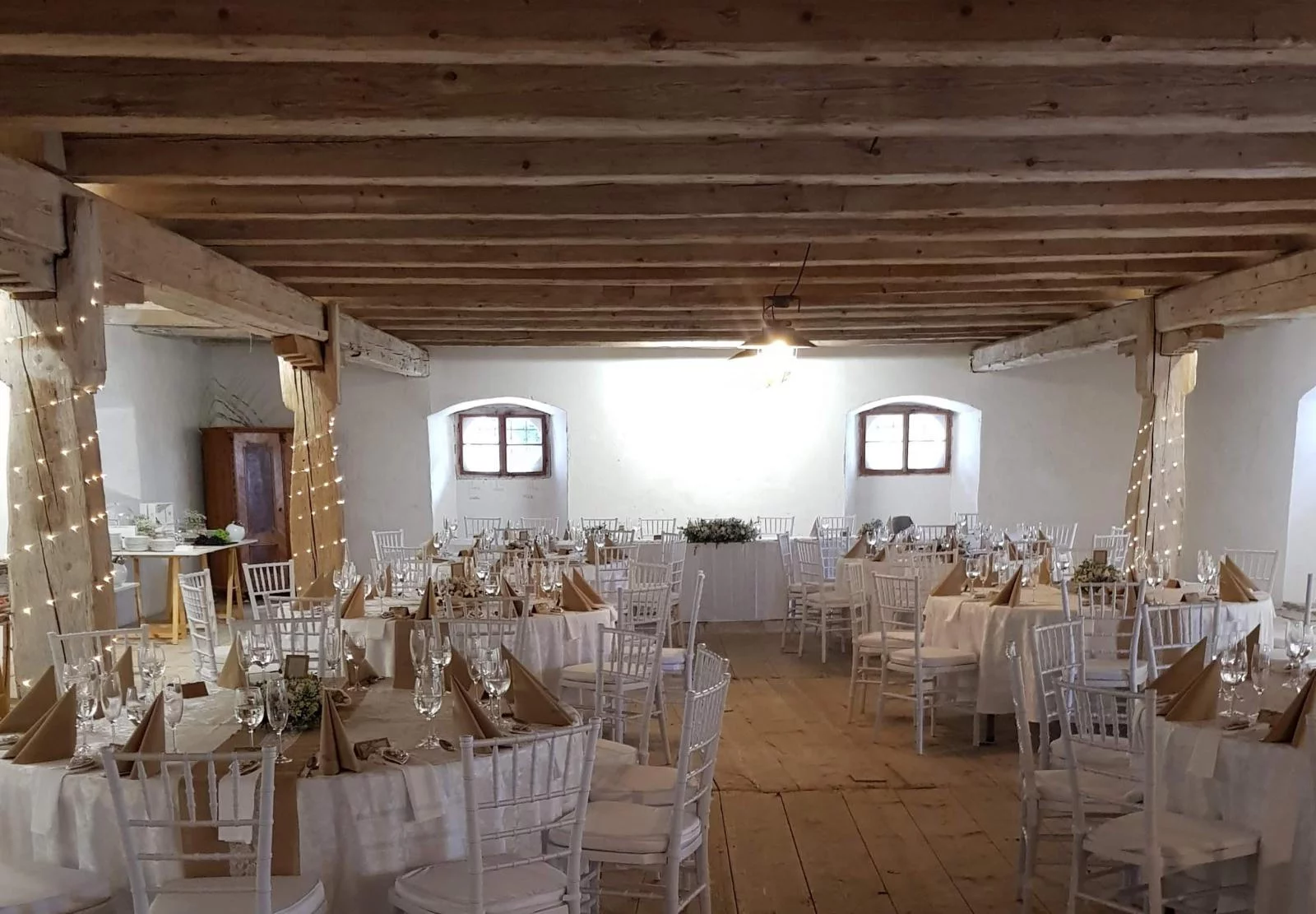 Manually added from URL: https://s3.eu-central-1.amazonaws.com/auctea/auctea/production/files/2024/07/22/11/18/44/f13c8d30-df42-4b81-b8e3-a3f4dda7b970/atom-7.webp