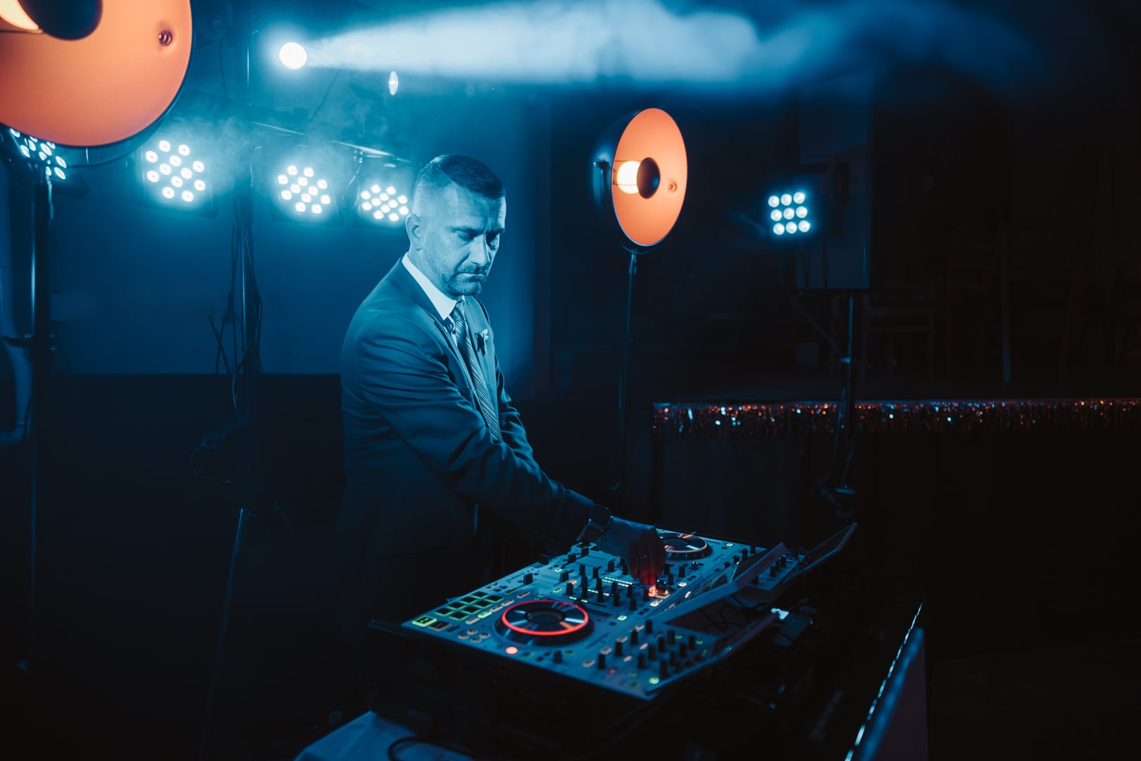 DJ Miloš Kundrát logo